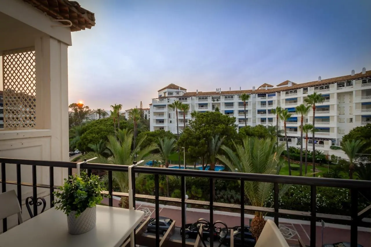 Marbella Banus Suites - Banus Playas Del Duque Beachside Residential Apartment