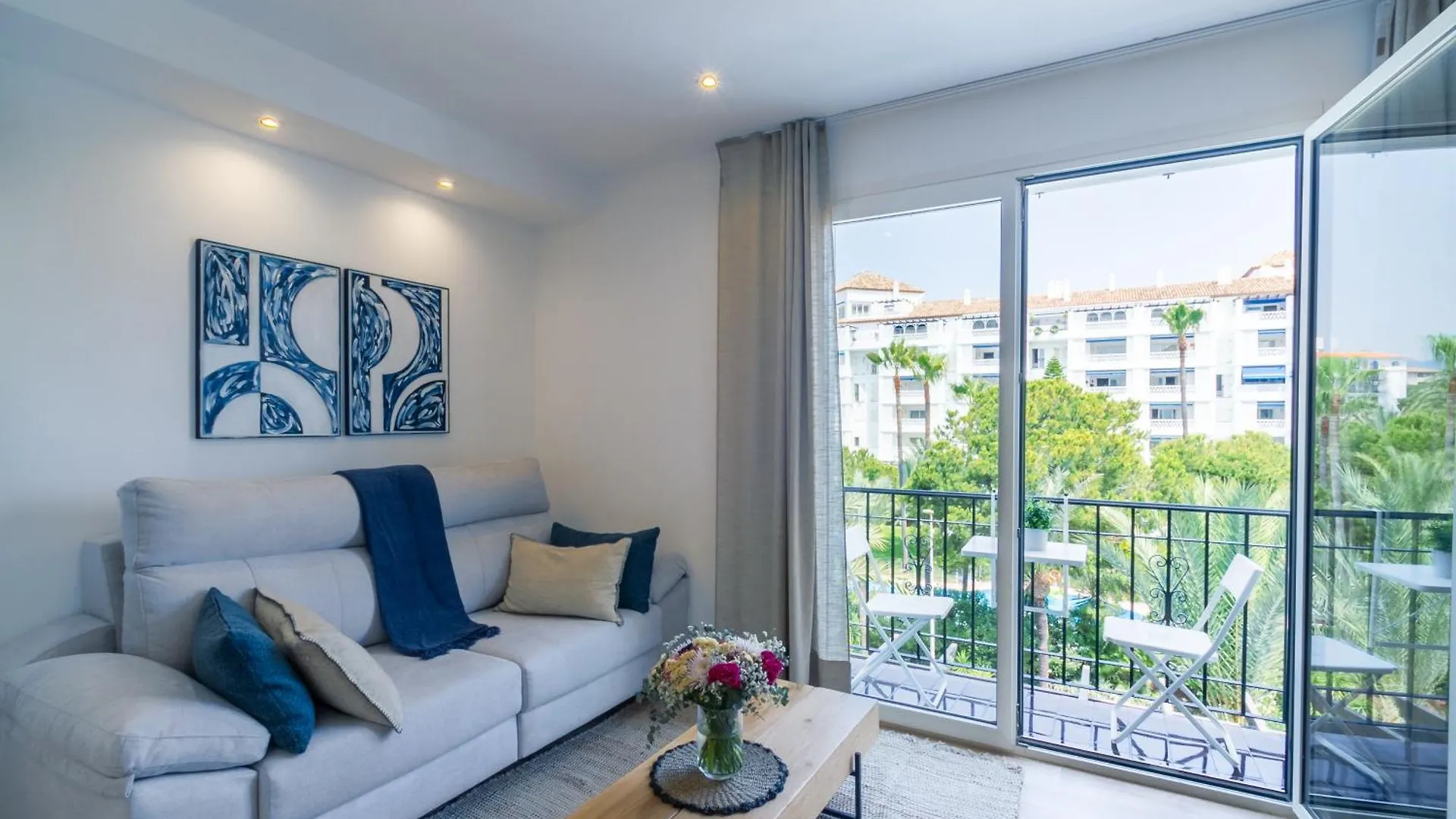Marbella Banus Suites - Banus Playas Del Duque Beachside Residential Apartment