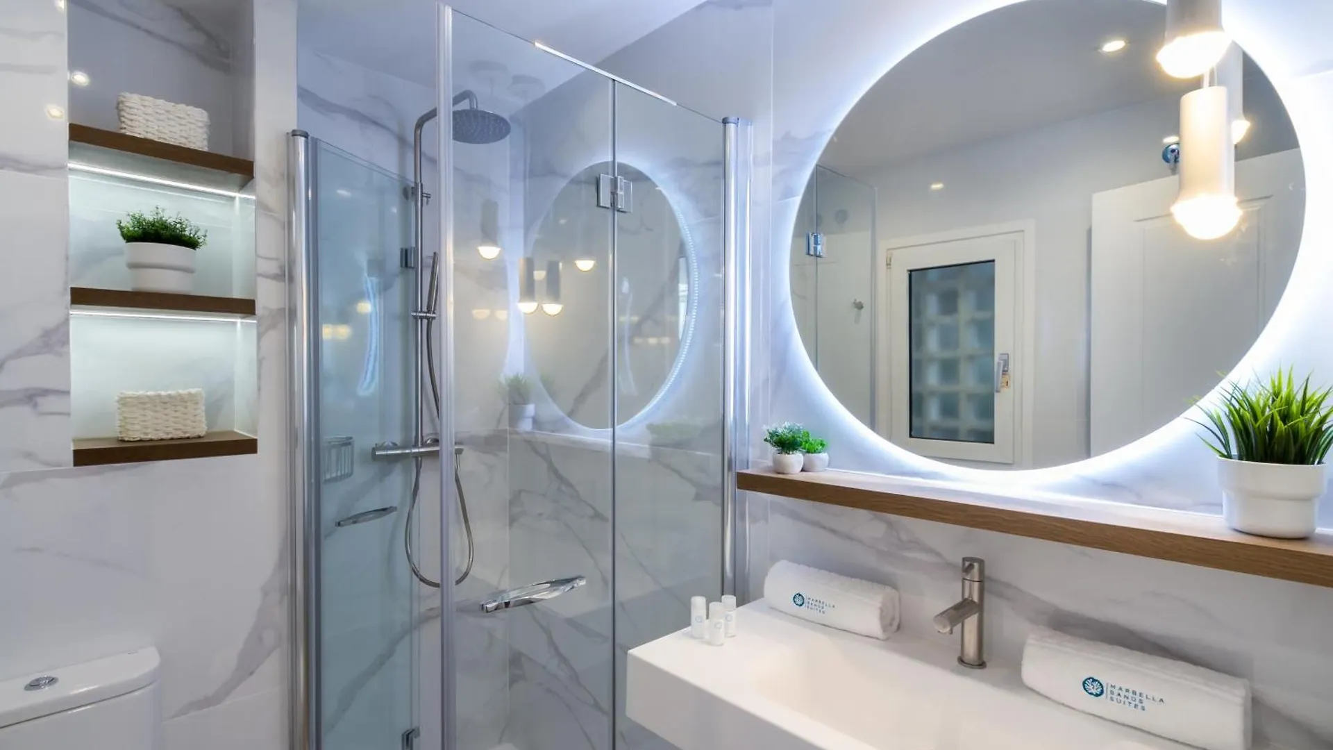 Marbella Banus Suites - Banus Playas Del Duque Beachside Residential Apartment